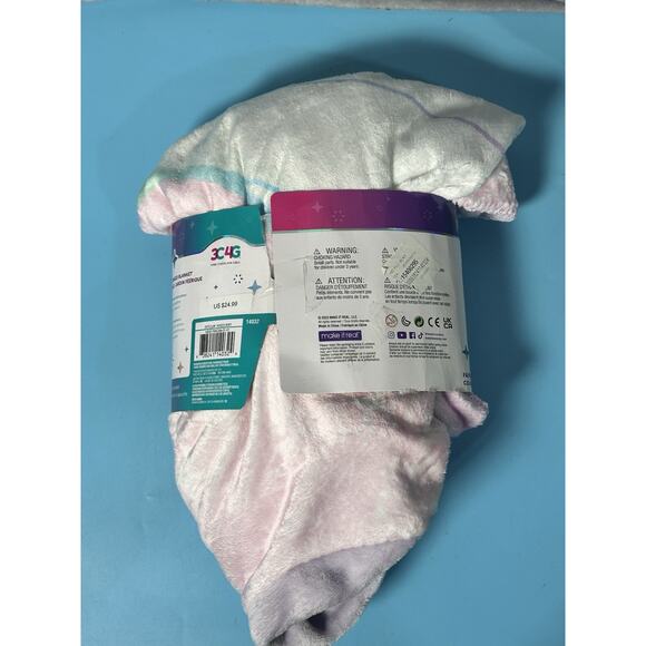 Make It Real 3C4G: Fairy Garden Wings Blanket - Picture 3 of 4